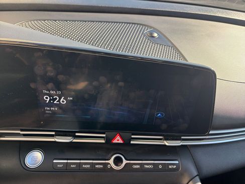 Used 2025 Hyundai Elantra SEL image 21