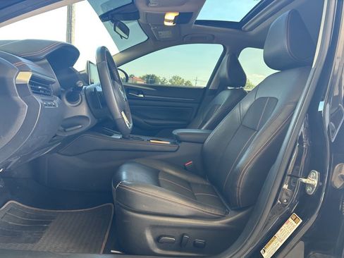 Used 2022 Nissan Altima 2.5 SR w/ Midnight Edition Package AWD/4WD image 4