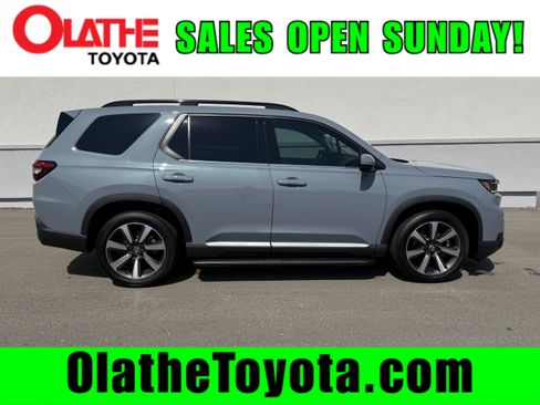 Used 2024 Honda Pilot Elite image 1