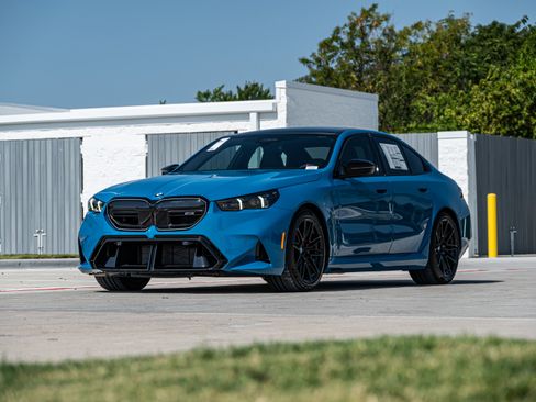 New 2027 BMW M5 w/ Executive Package AWD/4WD image 3
