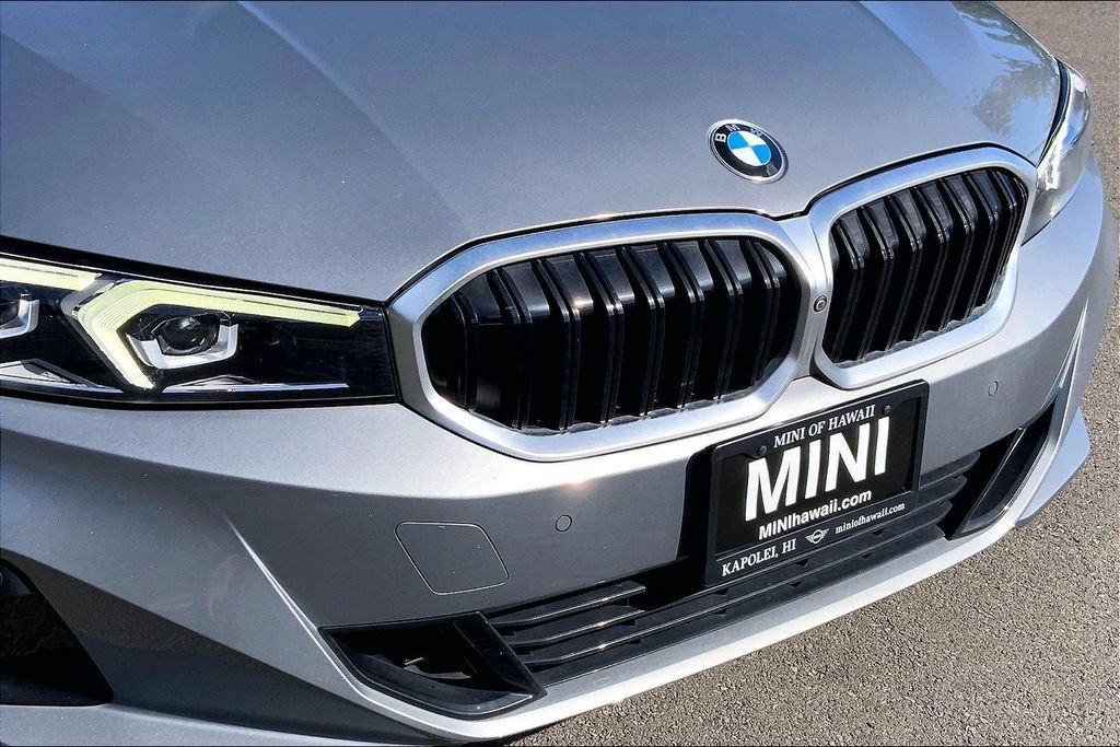 Used 2023 BMW 330i Sedan w/ Parking Assistance Package RWD image 28