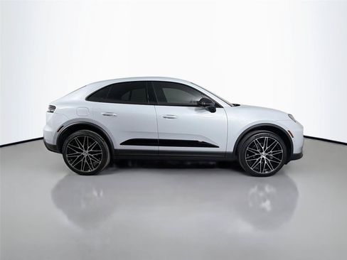 Certified 2026 Porsche Macan Electric RWD image 8