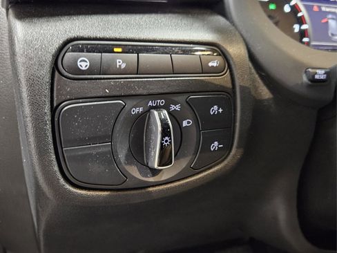 Certified 2025 INFINITI QX50 Luxe w/ Accent Package image 25