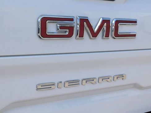 Used 2024 GMC Sierra 1500 AT4 w/ Technology Package AWD/4WD image 34