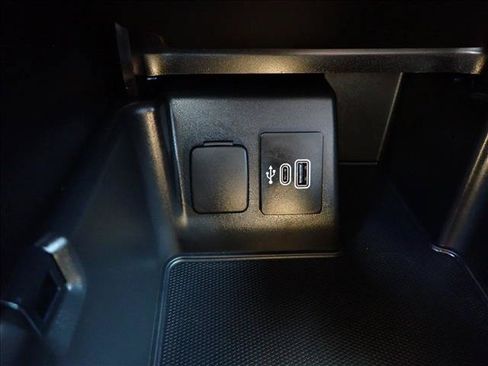 Used 2025 Ford Explorer ST AWD/4WD image 23