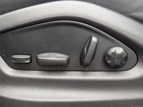 Used 2024 Porsche Cayenne Coupe image 21