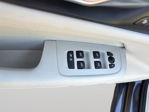 Used 2024 Volvo S60 B5 Plus w/ Climate Package image 22