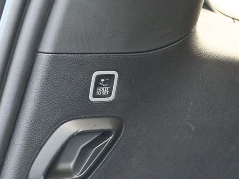 Used 2023 Jeep Grand Wagoneer Series III image 12