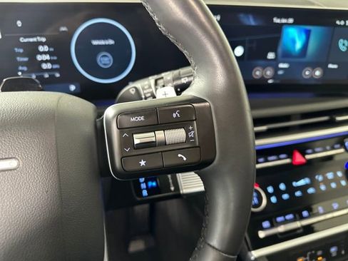 Used 2024 Hyundai Santa Fe Limited image 16