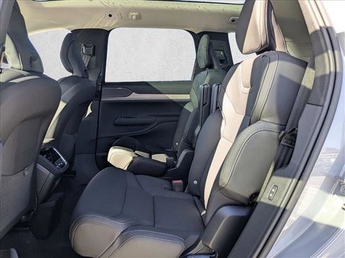 New 2025 Volvo EX90 Plus w/ Protection Package Premier image 17