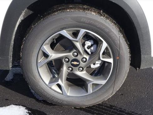 New 2026 Chevrolet Trax LT w/ Driver Confidence Package image 11