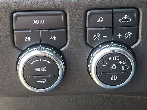Used 2022 GMC Sierra 1500 SLT w/ SLT Premium Plus Package AWD/4WD image 24