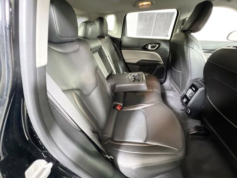 Used 2022 Jeep Compass Limited image 25