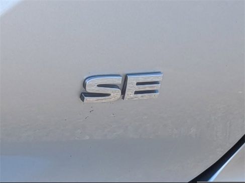 Used 2022 Mitsubishi Outlander SE image 13