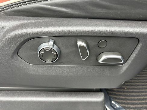 Used 2025 GMC Sierra 2500 Denali Ultimate image 56