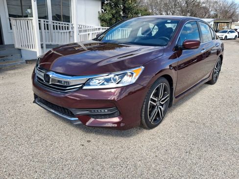 Used 2017 Honda Accord Sport image 2