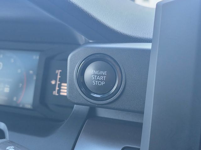 Used 2024 Toyota Tacoma SR5 AWD/4WD image 33
