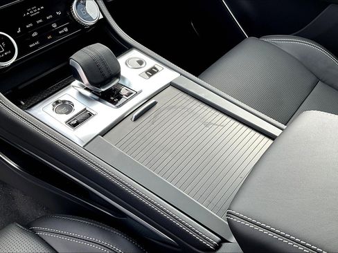 New 2026 Jaguar F-PACE R-Dynamic S image 9