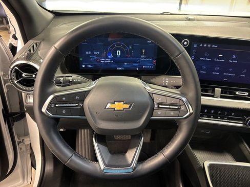 Used 2026 Chevrolet Equinox LT FWD image 29