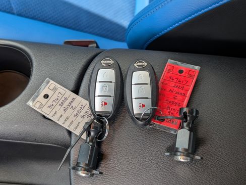 Used 2024 Nissan Z Performance w/ Floor Mat Package image 35