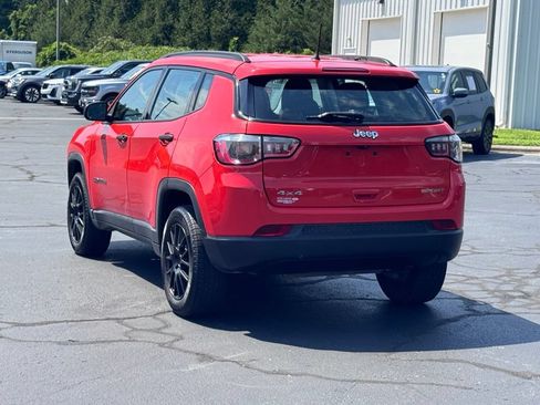 Used 2018 Jeep Compass Sport AWD/4WD image 15