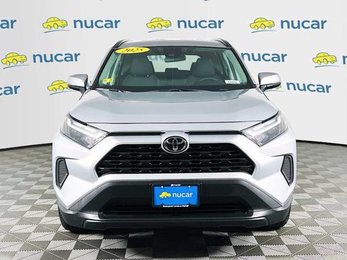 Used 2025 Toyota RAV4 XLE AWD/4WD image 2
