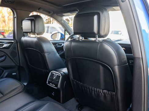 Used 2020 Porsche Macan image 30