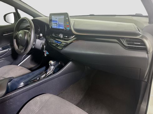Used 2019 Toyota C-HR LE FWD image 29
