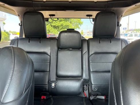 Certified 2018 Jeep Wrangler Unlimited Sahara AWD/4WD image 19