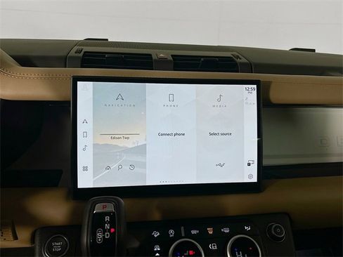 Used 2025 Land Rover Defender 110 S image 16