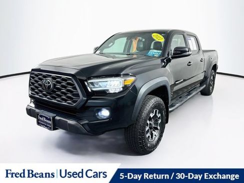 Used 2021 Toyota Tacoma TRD Off-Road w/ TRD Premium Off Road Package AWD/4WD image 3