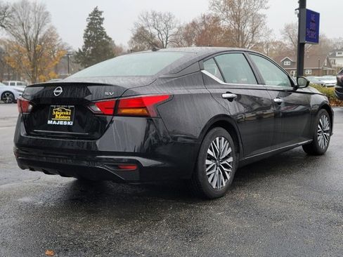 Used 2024 Nissan Altima 2.5 SV image 7