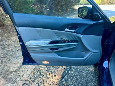 Used 2009 Honda Accord EX-L image 6