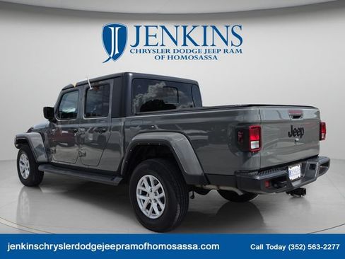 Used 2023 Jeep Gladiator Sport AWD/4WD image 8