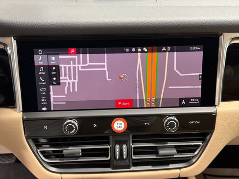 Certified 2026 Porsche Macan AWD/4WD image 32