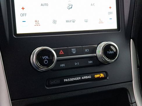 Certified 2022 Ford Edge SEL w/ Convenience Package image 18