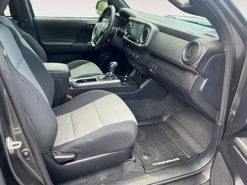 Certified 2020 Toyota Tacoma TRD Off-Road w/ Technology Package AWD/4WD image 15