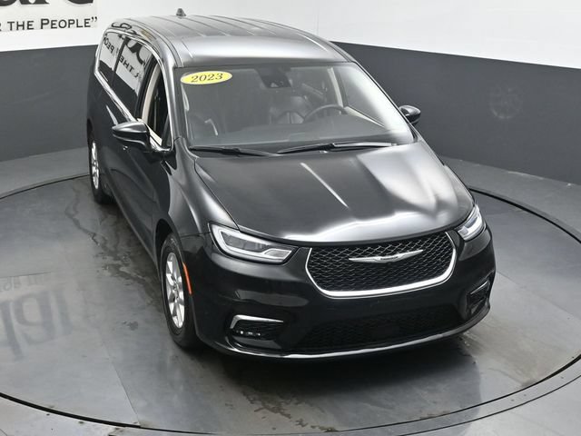 Used 2023 Chrysler Pacifica Touring-L FWD image 51