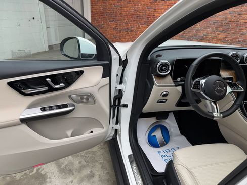 Certified 2026 Mercedes-Benz GLC 300 4MATIC image 9