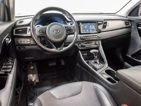 Used 2018 Kia Niro EX FWD image 7
