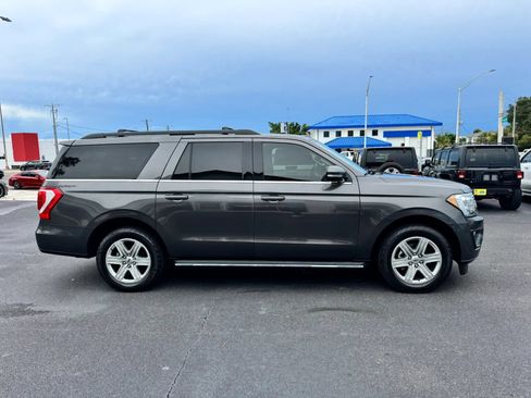 Used 2018 Ford Expedition Max XLT w/ Equipment Group 202A RWD image 4