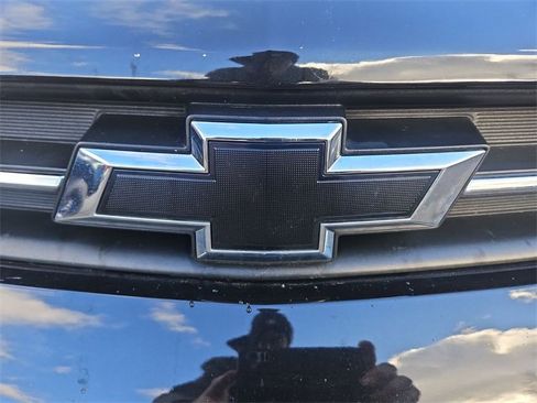 Certified 2021 Chevrolet Trax LT w/ Midnight Edition image 29