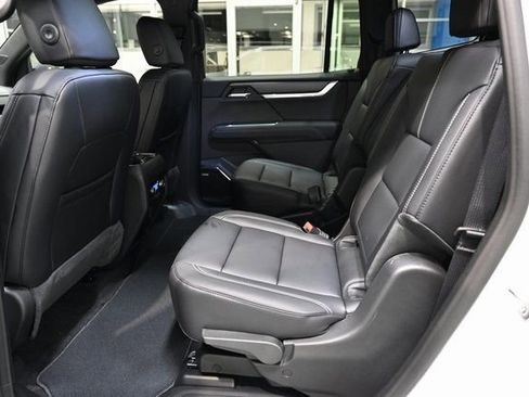 New 2026 GMC Acadia Elevation w/ Elevation Premium Package FWD image 11