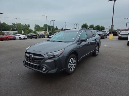 Used 2023 Subaru Outback Premium AWD/4WD image 2