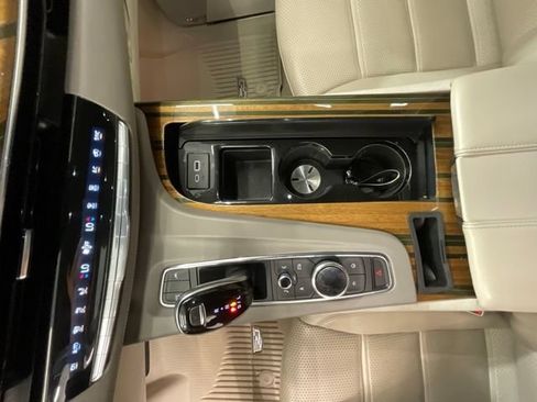 Used 2022 Cadillac Escalade Sport Platinum w/ LPO, ONYX Package AWD/4WD image 21