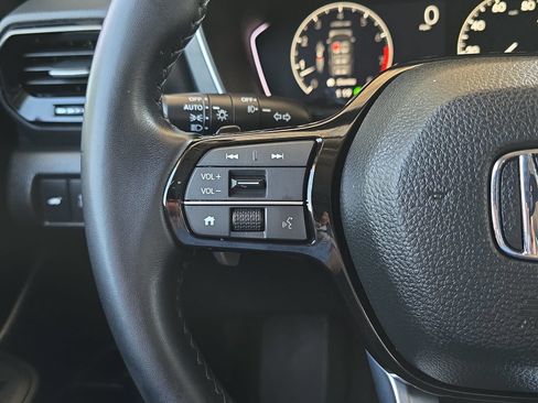 Certified 2025 Honda Pilot EX-L image 17