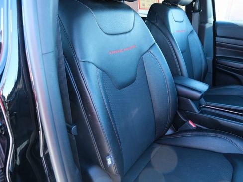 Used 2024 Jeep Compass Trailhawk image 30