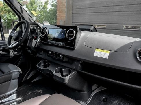 New 2025 Mercedes-Benz Sprinter 2500 image 24