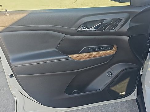 Used 2019 GMC Acadia Denali w/ Technology Package image 10