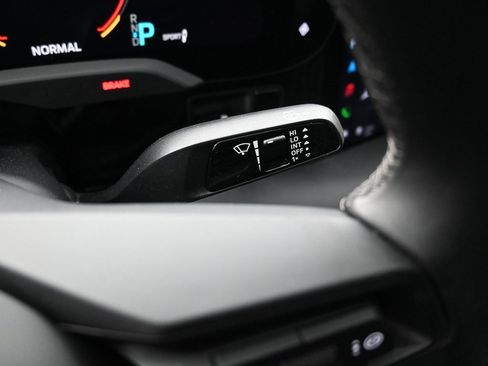 Used 2022 Porsche Taycan image 16